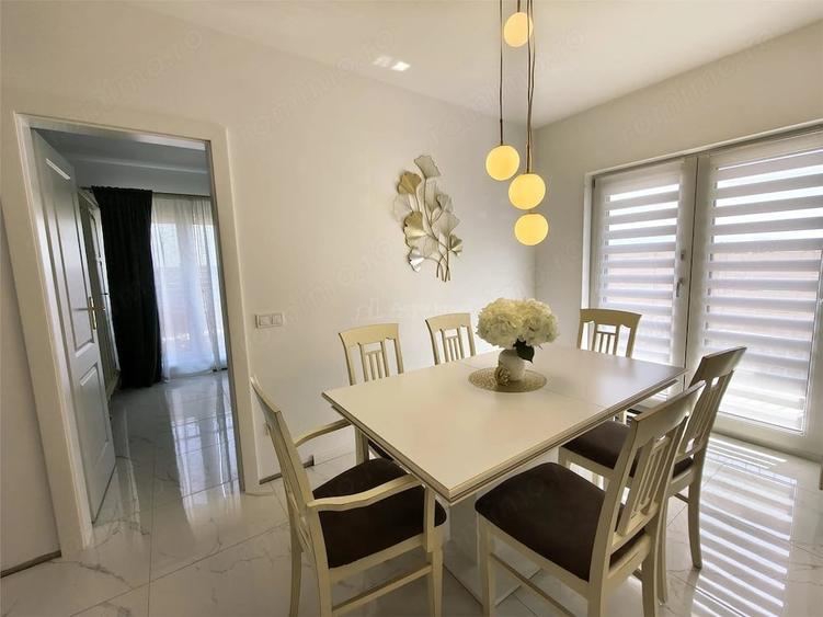 Apartament cu 3 camere semidecomandat în Periferie