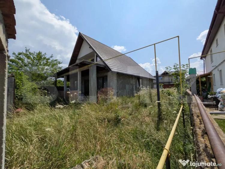 Casă cu 5 camere cu Teren 141 Mp în Central