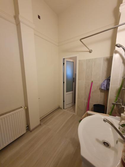 Spațiu comercial, de 70 mp, în P-ța Unirii