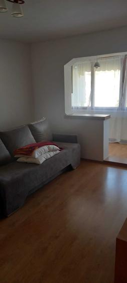 Apartament cu 3 camere decomandat în Răcădău