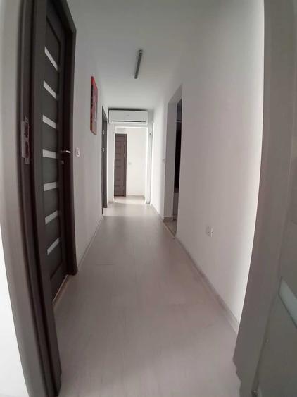 Apartament cu 4 camere decomandat, mobilat în P-ța Doina