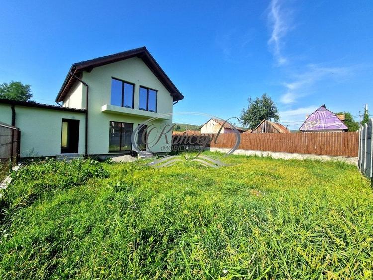 Casă individuală cu 4 camere cu Canalizare în Gilău