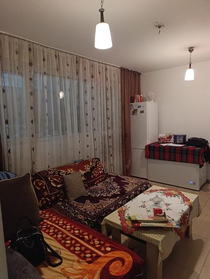 Apartament cu 4 camere decomandat în Bragadiru