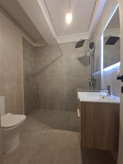 Apartament cu 2 camere decomandat în Vișani