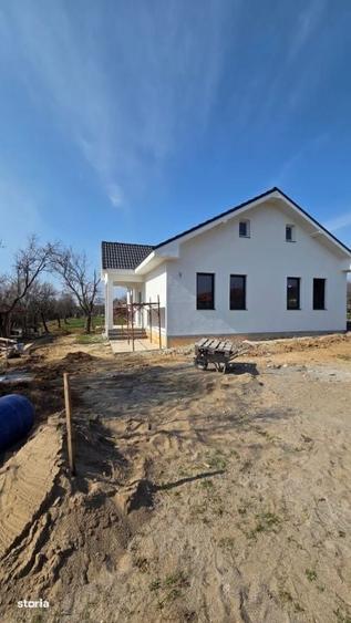 Casă cu 3 camere în Viile Satu Mare