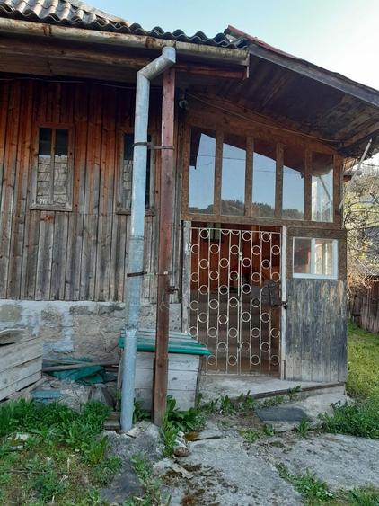 Casă cu 4 camere în Meștera