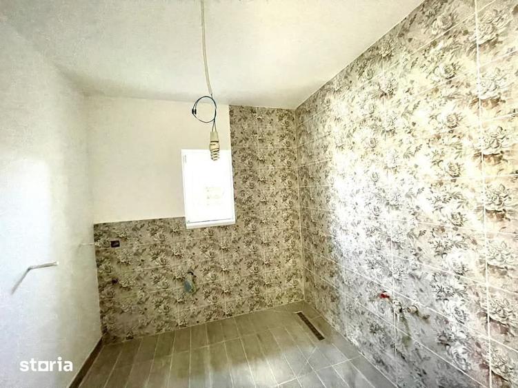 Casă cu 4 camere cu Teren 1100 Mp în Central