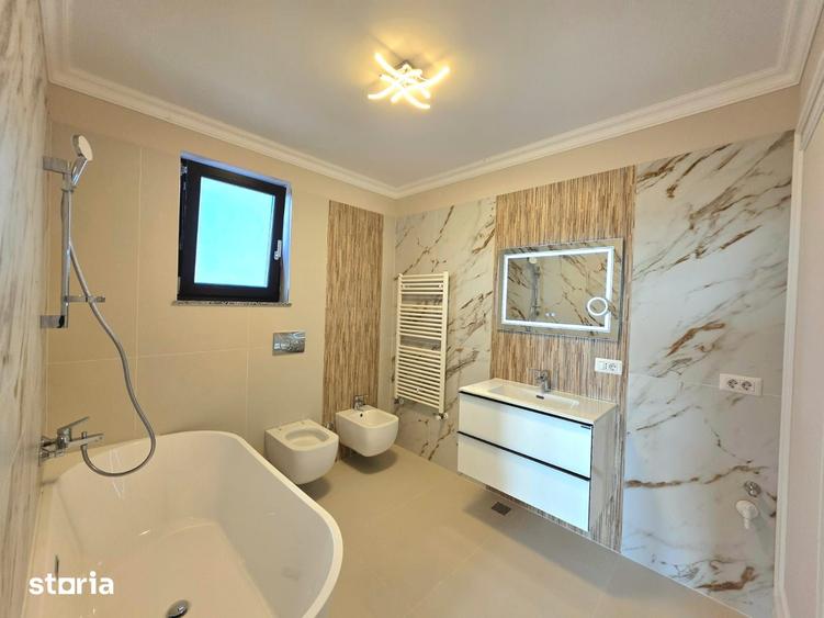 Casă cu 3 camere cu Teren 500 Mp în Central