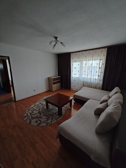 Apartament cu 2 camere semidecomandat în Broșteni