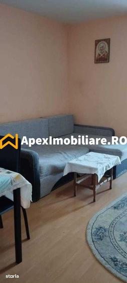 Garsonieră decomandată în Tei
