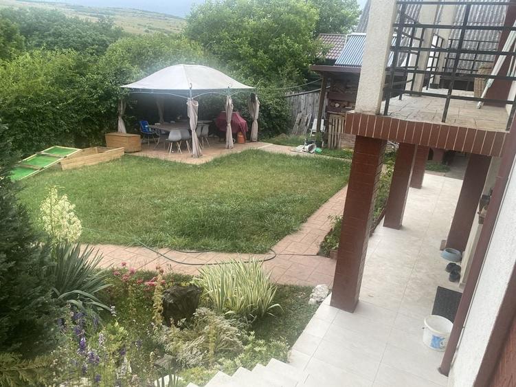 Casă cu 4 camere în Gârceiu