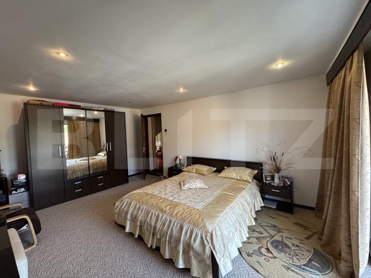 Casă individuală cu 6 camere cu Teren 2500 Mp în Simeria