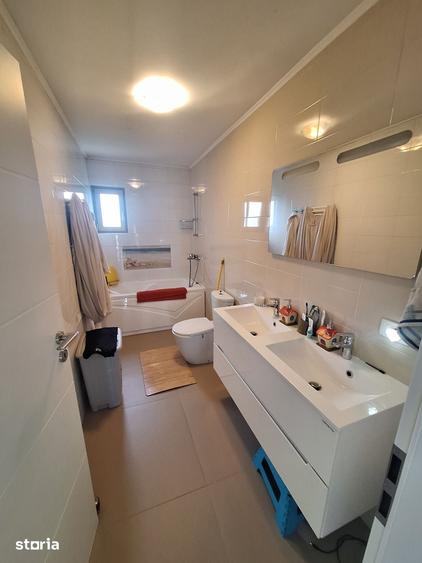 Casă cu 5 camere cu Teren 1200 Mp în Spitalul Județean