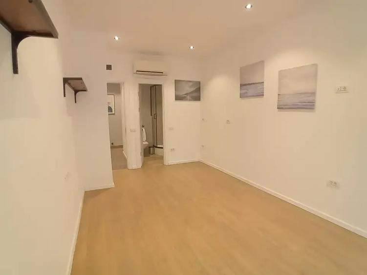 Apartament cu 4 camere în Victoriei