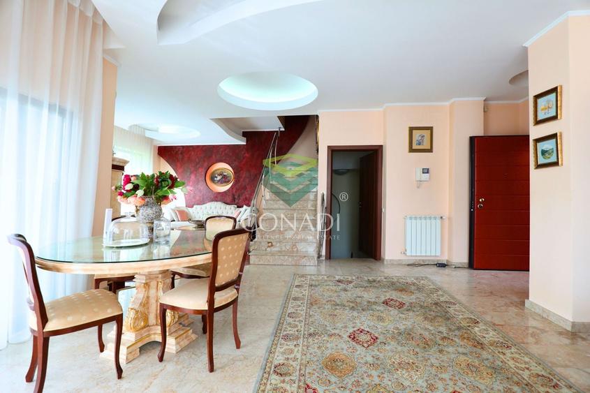 Duplex cu 5 camere cu Canalizare în Iancu Nicolae