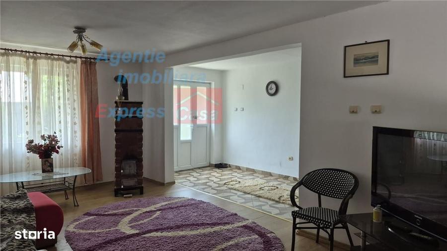 Casă cu 4 camere cu Teren 180 Mp în Rediu