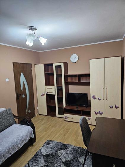 Garsonieră decomandată în Udeni-Zăvoi