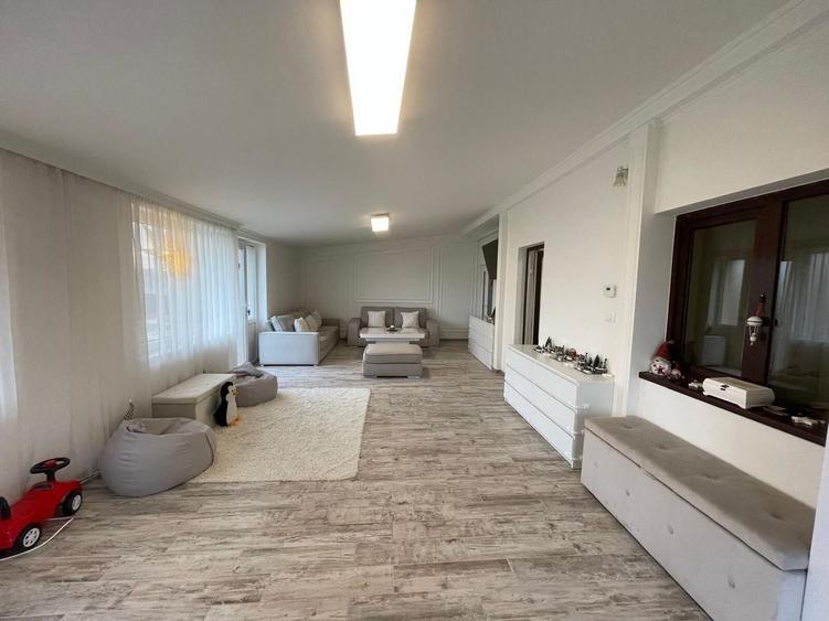Apartament cu 5 camere decomandat, mobilat în Bogdăneștilor