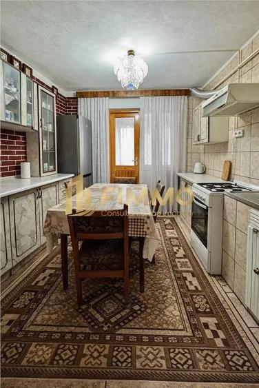 Apartament cu 4 camere decomandat în Poieni-Suceava