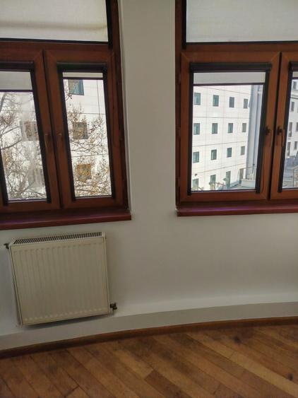 Apartament cu 6 camere decomandat, mobilat în Victoriei
