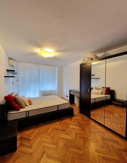 Apartament cu 4 camere decomandat în Decebal