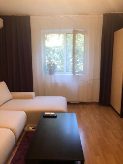 Apartament cu 2 camere semidecomandat, mobilat în Brâncoveanu