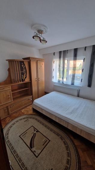 Apartament cu 3 camere decomandat în Confecții