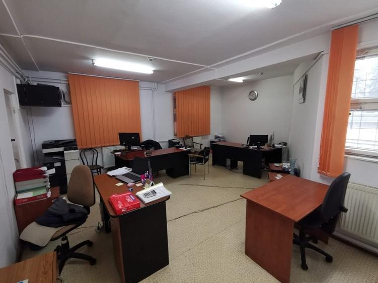 Birou, de 526 mp, în Central