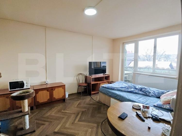 Apartament cu 4 camere semidecomandat, mobilat în Năsăud