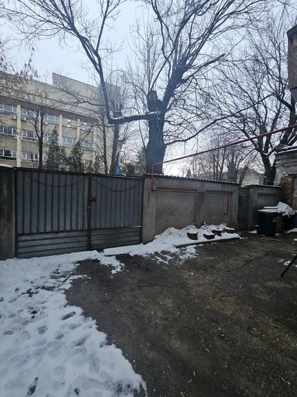 Casă individuală cu 5 camere cu Canalizare în Cotroceni