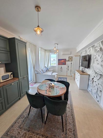 Apartament cu 3 camere semidecomandat în Nord
