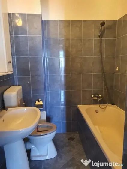 Apartament cu 2 camere decomandat în Basarabia