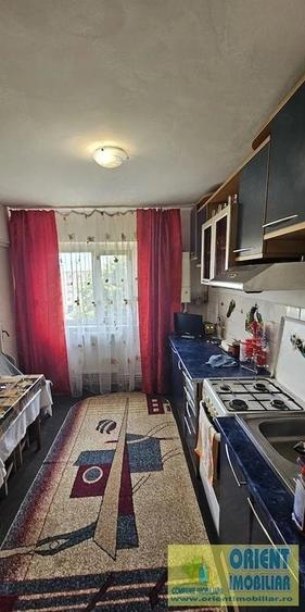 Apartament cu 2 camere decomandat în Poarta 6