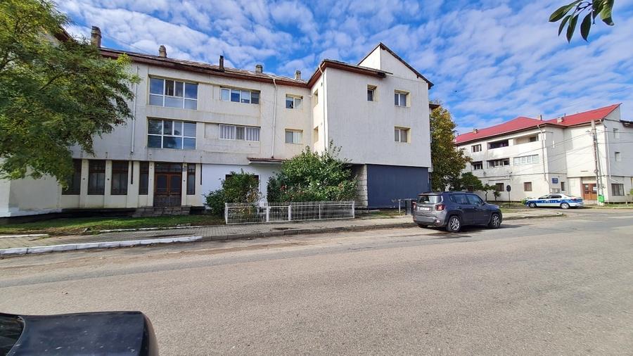 Apartament cu 2 camere decomandat, mobilat în Câmpineanca