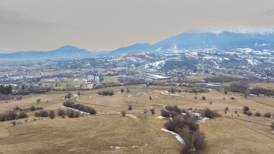 Teren Construcții intravilan de 5602 mp, în Tohanu Nou