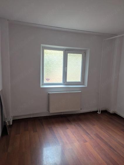 Inchiriez Apartament 2 Camere - Parter - Intrare Separata - Energiei - 4