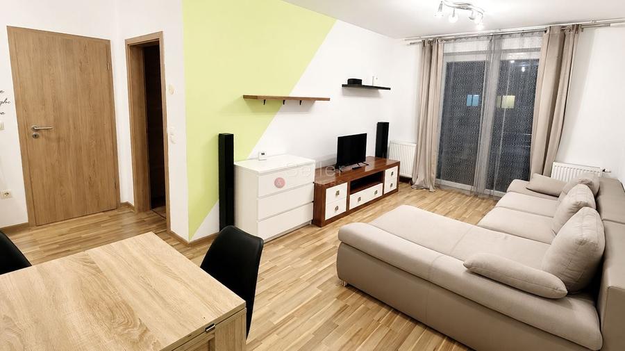 Apartament cu 2 camere decomandat, mobilat în Tractorul
