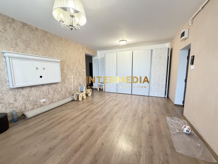 Apartament cu 3 camere decomandat, mobilat în Ultracentral