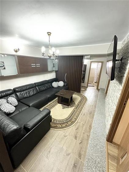 Apartament cu 4 camere decomandat, mobilat în Delfinariu