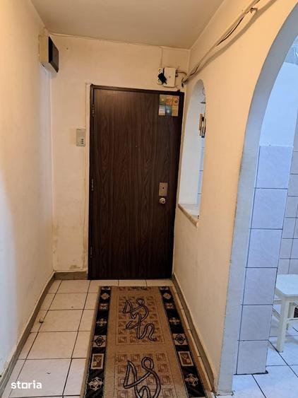 Apartament cu 3 camere decomandat în Carpați 2