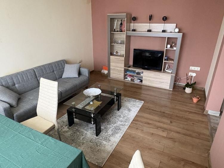 Apartament cu 2 camere decomandat în Independenței