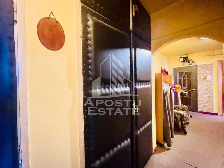 Apartament cu 3 camere decomandat în Aurel Vlaicu