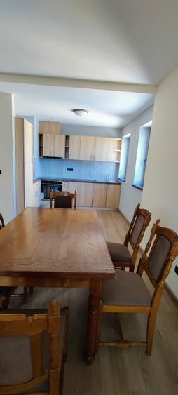 Apartament cu 3 camere semidecomandat în Moșnița Nouă