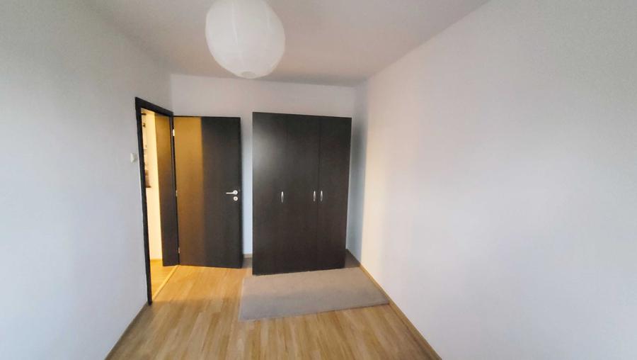 Apartament cu 3 camere decomandat în Tineretului