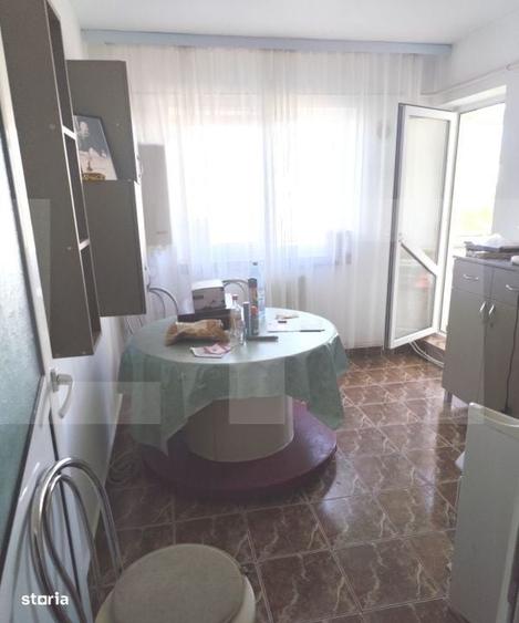 Apartament cu 3 camere decomandat în Lehnești