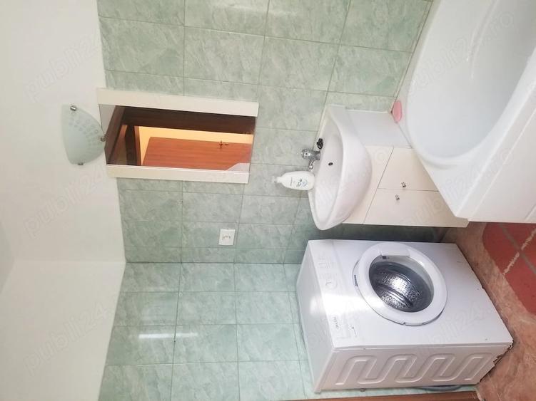 Apartament cu 3 camere decomandat în Lipovei