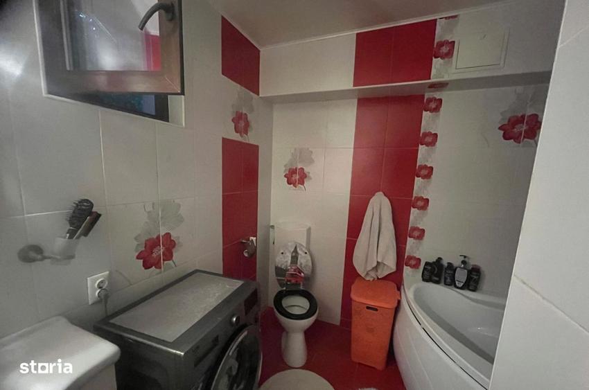 Apartament cu 3 camere decomandat în Granit