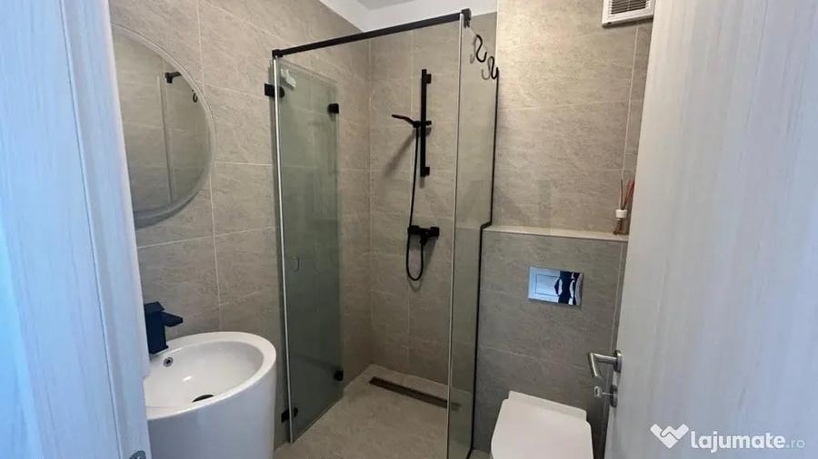 Apartament cu 3 camere semidecomandat în Domenii