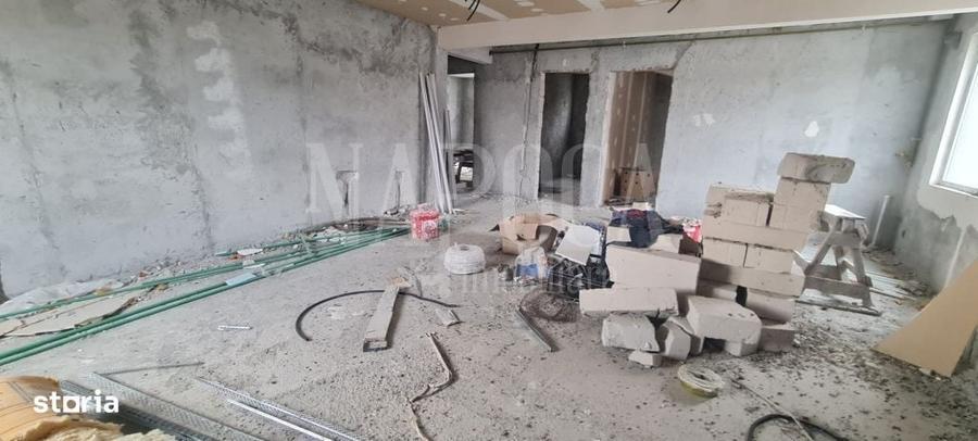Apartament cu 3 camere semidecomandat în Florești
