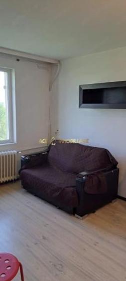 Apartament cu 3 camere decomandat, mobilat în Sălăjan